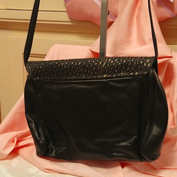 Vintage soft black leather smooth and textured shoulder bag - Picture 3 of 5